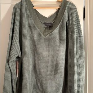 Light weight v neck sweater